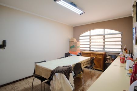 Casa à venda com 320m², 4 quartos e 5 vagasCopa