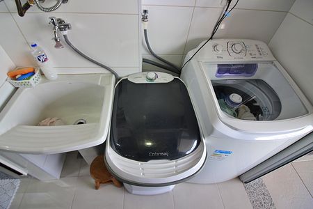 Apartamento à venda com 77m², 2 quartos e 2 vagasCozinha e Área de Serviço