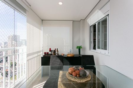 Apartamento à venda com 82m², 2 quartos e 2 vagasVaranda