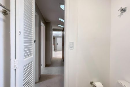 Apartamento para alugar com 59m², 2 quartos e 1 vaga Apartamento para alugar com 59m², 2 quartos e 1 vagaBanheiro