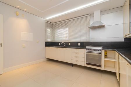 Casa à venda com 450m², 3 quartos e 3 vagasCozinha