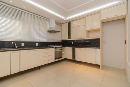Casa à venda com 450m², 3 quartos e 3 vagasCozinha