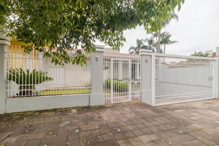 Casa à venda com 450m², 3 quartos e 3 vagasFachada