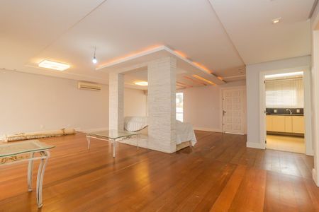 Casa à venda com 450m², 3 quartos e 3 vagasSala