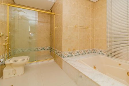 Casa à venda com 450m², 3 quartos e 3 vagasBanheiro da Suíte