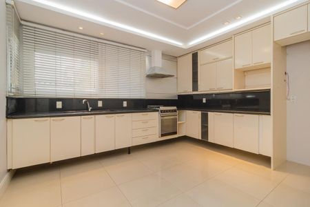 Casa à venda com 450m², 3 quartos e 3 vagasCozinha