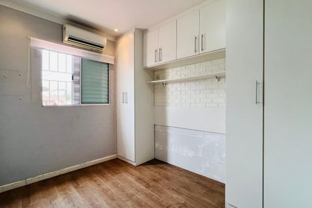 Casa à venda com 100m², 3 quartos e 2 vagas Casa à venda com 100m², 3 quartos e 2 vagasSuíte