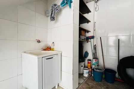 Casa à venda com 100m², 3 quartos e 2 vagas Casa à venda com 100m², 3 quartos e 2 vagasGaragem