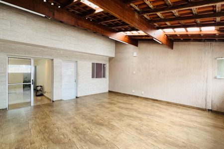 Casa à venda com 100m², 3 quartos e 2 vagas Casa à venda com 100m², 3 quartos e 2 vagasVaranda gourmet