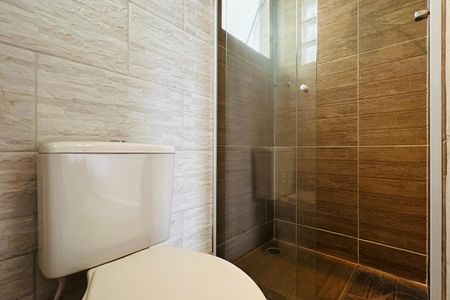 Casa à venda com 100m², 3 quartos e 2 vagas Casa à venda com 100m², 3 quartos e 2 vagasBanheiro da Suíte