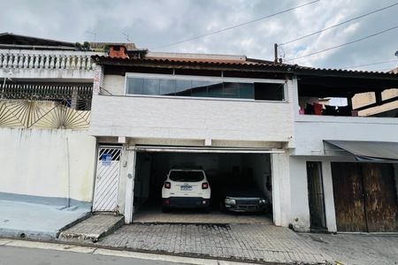 Casa à venda com 100m², 3 quartos e 2 vagas Casa à venda com 100m², 3 quartos e 2 vagasFachada