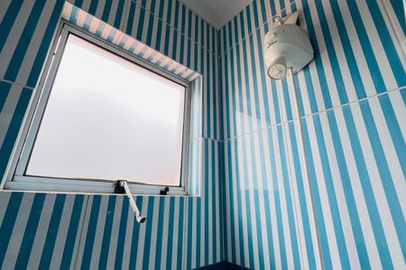 Casa à venda com 100m², 3 quartos e 2 vagas Casa à venda com 100m², 3 quartos e 2 vagasBanheiro