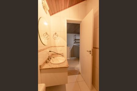 Casa para alugar com 238m², 3 quartos e 3 vagas Casa para alugar com 238m², 3 quartos e 3 vagasBanheiro Social 2