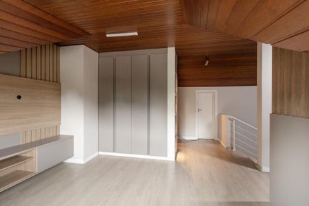 Casa para alugar com 238m², 3 quartos e 3 vagas Casa para alugar com 238m², 3 quartos e 3 vagasAtico