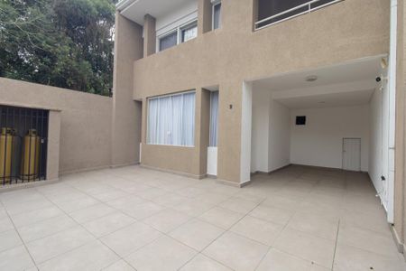 Casa para alugar com 238m², 3 quartos e 3 vagas Casa para alugar com 238m², 3 quartos e 3 vagasFachada