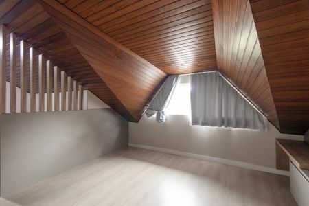 Casa para alugar com 238m², 3 quartos e 3 vagas Casa para alugar com 238m², 3 quartos e 3 vagasAtico