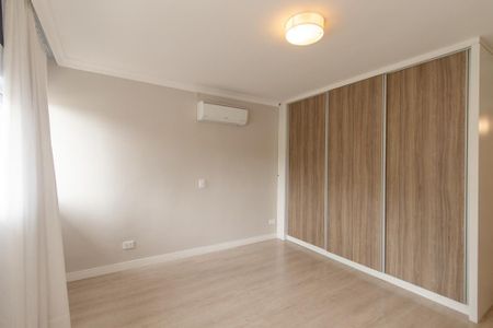 Casa para alugar com 238m², 3 quartos e 3 vagas Casa para alugar com 238m², 3 quartos e 3 vagasQuarto 1 Suíte