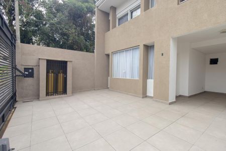 Casa para alugar com 238m², 3 quartos e 3 vagas Casa para alugar com 238m², 3 quartos e 3 vagasÁrea externa