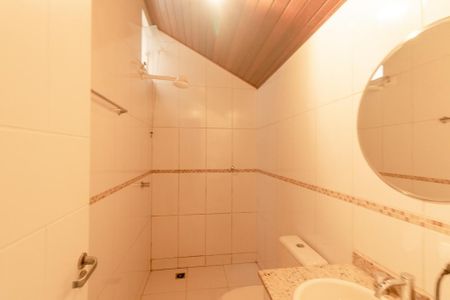 Casa para alugar com 238m², 3 quartos e 3 vagas Casa para alugar com 238m², 3 quartos e 3 vagasBanheiro Social 2