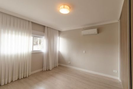 Casa para alugar com 238m², 3 quartos e 3 vagas Casa para alugar com 238m², 3 quartos e 3 vagasQuarto 1 Suíte