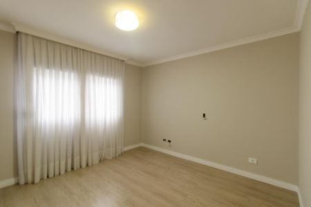 Casa para alugar com 238m², 3 quartos e 3 vagas Casa para alugar com 238m², 3 quartos e 3 vagasQuarto 2