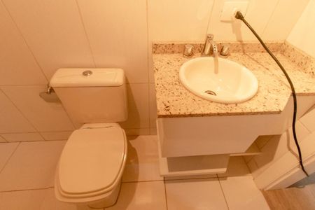 Casa para alugar com 238m², 3 quartos e 3 vagas Casa para alugar com 238m², 3 quartos e 3 vagasBanheiro Social 2