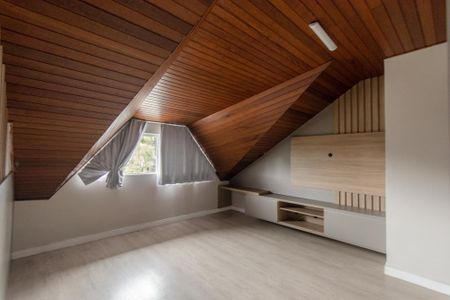 Casa para alugar com 238m², 3 quartos e 3 vagas Casa para alugar com 238m², 3 quartos e 3 vagasAtico