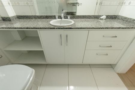 Casa para alugar com 238m², 3 quartos e 3 vagas Casa para alugar com 238m², 3 quartos e 3 vagasBanheiro Social