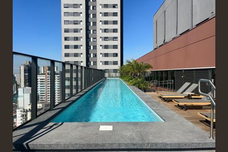 Studio à venda com 27m², 1 quarto e sem vaga Studio à venda com 27m², 1 quarto e sem vagaÁrea comum - Piscina