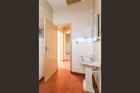 Casa à venda com 300m², 2 quartos e 4 vagasBanheiro