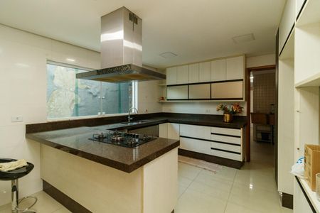 Casa à venda com 260m², 3 quartos e 4 vagasCozinha