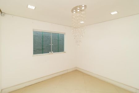 Casa à venda com 260m², 3 quartos e 4 vagasSala 2