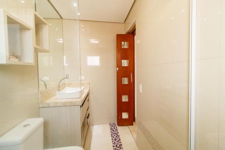 Casa à venda com 260m², 3 quartos e 4 vagasBanheiro da Suíte 2