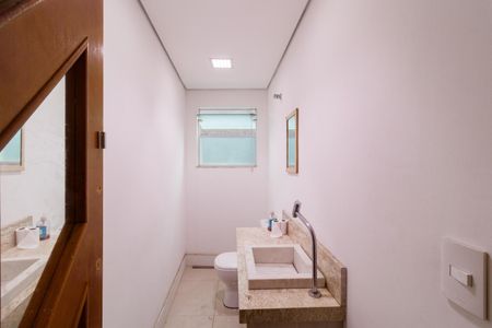 Casa à venda com 260m², 3 quartos e 4 vagasLavabo