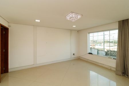Casa à venda com 260m², 3 quartos e 4 vagasSala