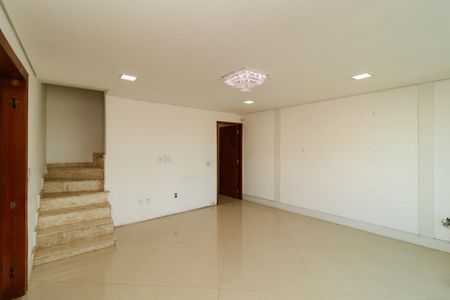 Casa à venda com 260m², 3 quartos e 4 vagasSala