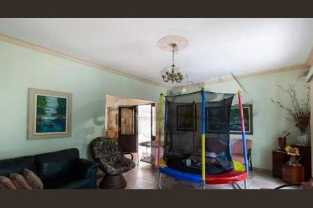 Casa à venda com 3 quartos, 400m² em Mirandópolis, São Paulo