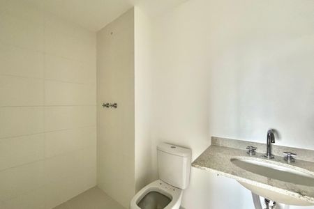Apartamento à venda com 29m², 1 quarto e sem vaga Apartamento à venda com 29m², 1 quarto e sem vagaBanheiro da Suíte