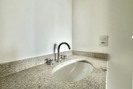 Apartamento à venda com 29m², 1 quarto e sem vaga Apartamento à venda com 29m², 1 quarto e sem vagaBanheiro da Suíte