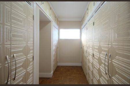 Casa para alugar com 500m², 8 quartos e 4 vagasCloset Suíte Master 