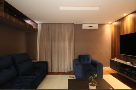 Casa para alugar com 500m², 8 quartos e 4 vagasSala 2