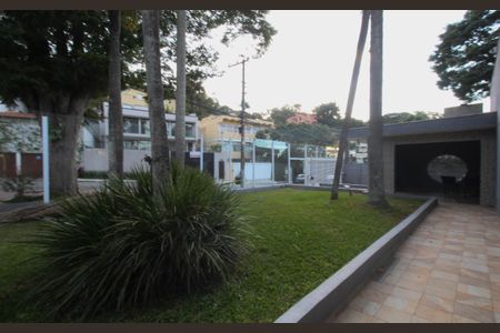Casa para alugar com 500m², 8 quartos e 4 vagasQuintal