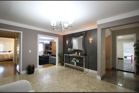 Casa para alugar com 500m², 8 quartos e 4 vagasHall de entrada