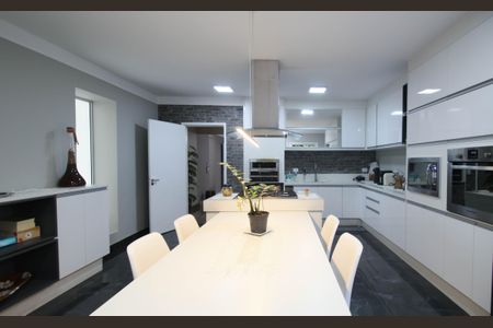 Casa para alugar com 500m², 8 quartos e 4 vagasCozinha