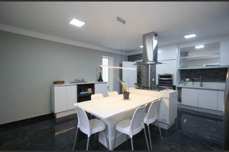 Casa para alugar com 500m², 8 quartos e 4 vagasCozinha