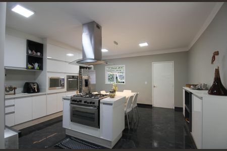 Casa para alugar com 500m², 8 quartos e 4 vagasCozinha