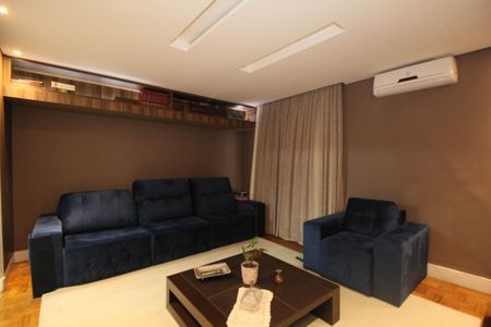 Casa para alugar com 500m², 8 quartos e 4 vagasSala 2