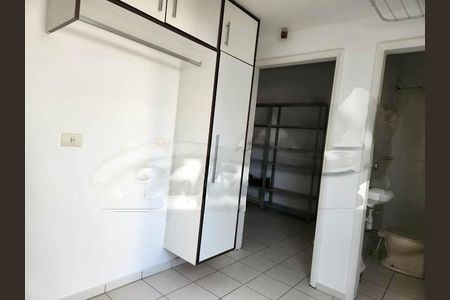 Casa à venda com 3 quartos, 189m² em Mirandópolis, São Paulo