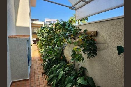 Casa à venda com 189m², 3 quartos e 2 vagas