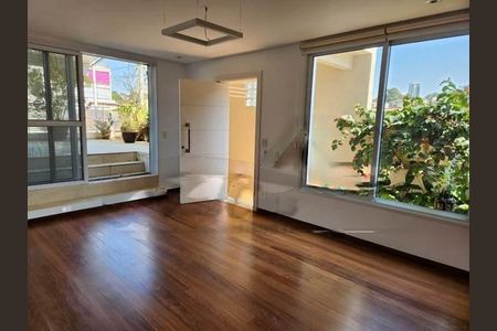 Casa à venda com 3 quartos, 189m² em Mirandópolis, São Paulo